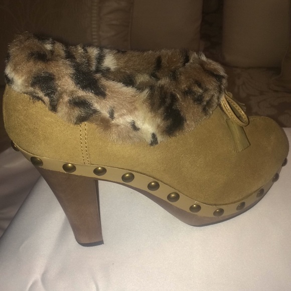 Colin Stuart Tan/Faux Fur Trimmed Ankle Boots - Picture 5 of 8